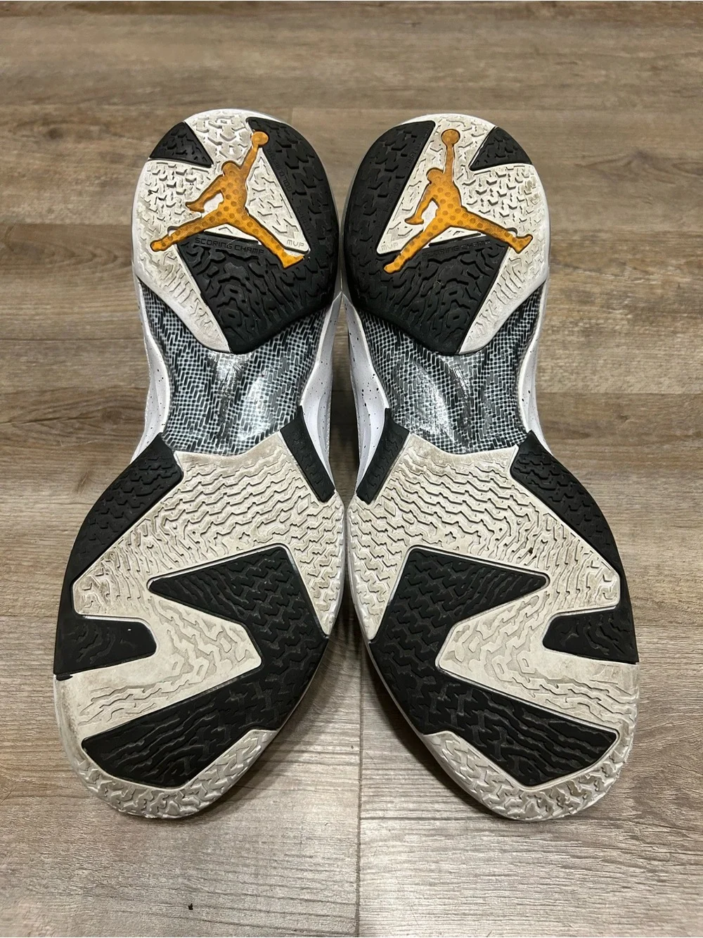 Nike Jordan 37 Oreo Men's Size 11 Mid-Top Basketball Sneakers Black/Cream/White